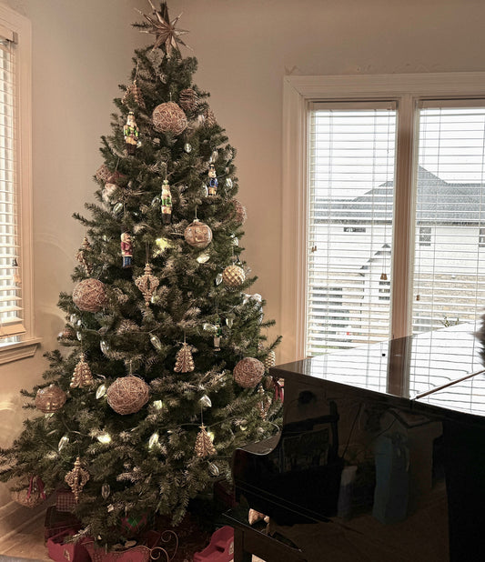Christmas Tree 7.5 ft LOT with Stand CHR001